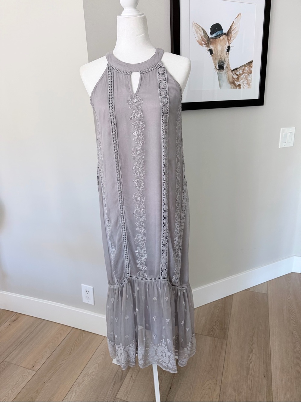 Sundance Gorgeous Light Gray Embroidered Maxi Dress, Size 4. EUC.